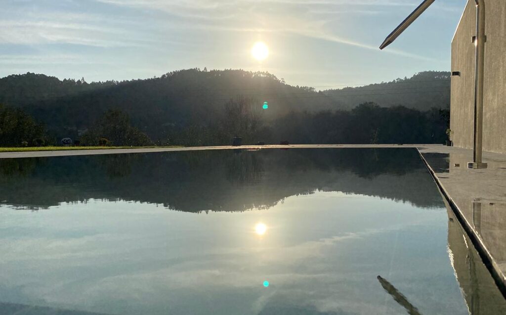 beleza fascinante da infinity pool